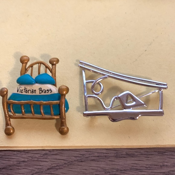 Two brooches* - Picture 1 of 4